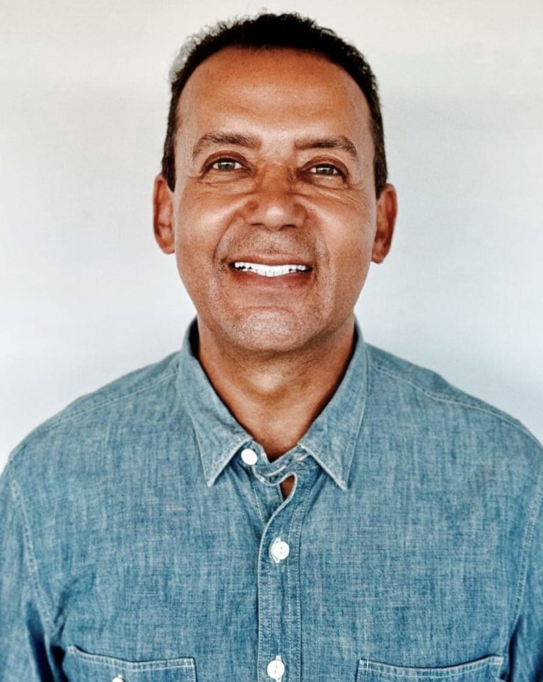 Muito além dos resgates: Paulo Antônio de Azevedo eterniza a coragem, a humanidade e a missão dos guarda-vidas na literatura brasileira